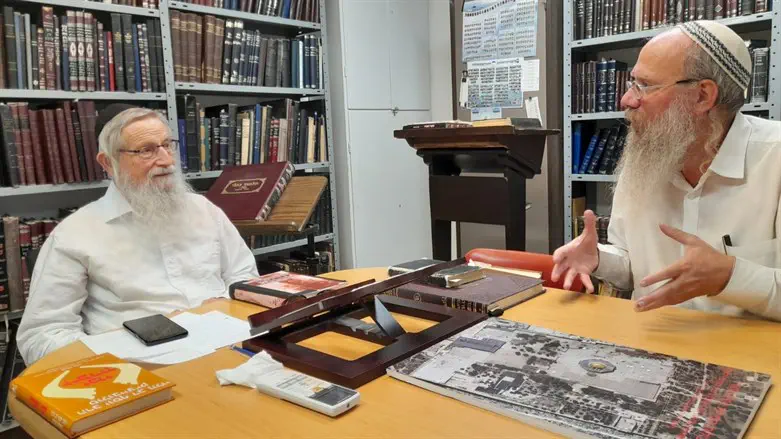 ראש ישיבת חומש עם הרב מלמד