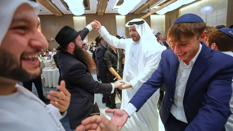 Танцы на свадьбе раввина Духмана