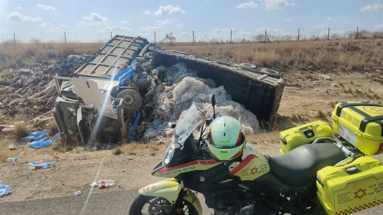 На месте столкновения двух грузовиков