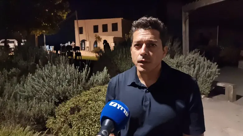 Amichai Chikli in Givat Harel