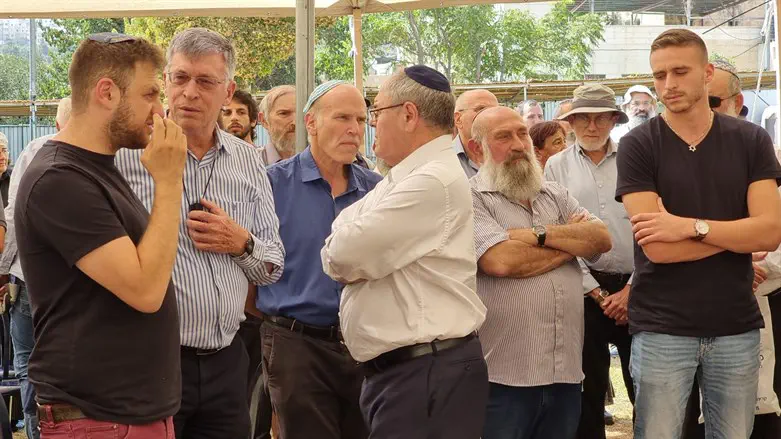 הלווית אליקים העצני