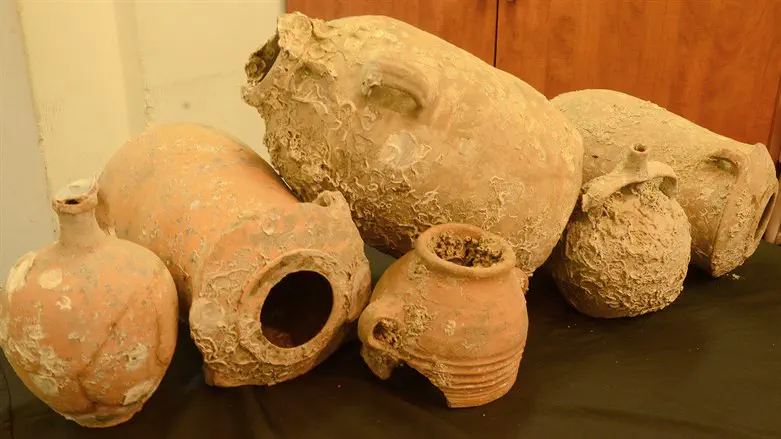 כדים עתיקים. אילוסטרציה