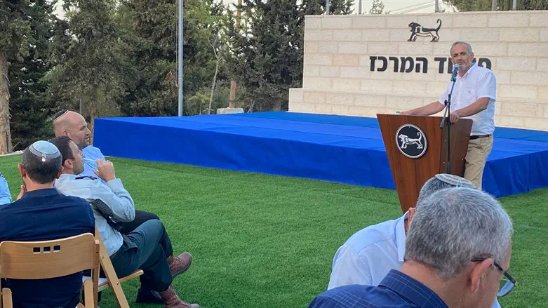 שי אלון