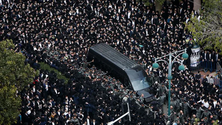 הלוויית הרב קנייבסקי זצ"ל