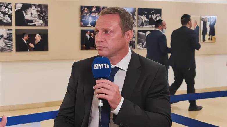 Yoel Razvozov
