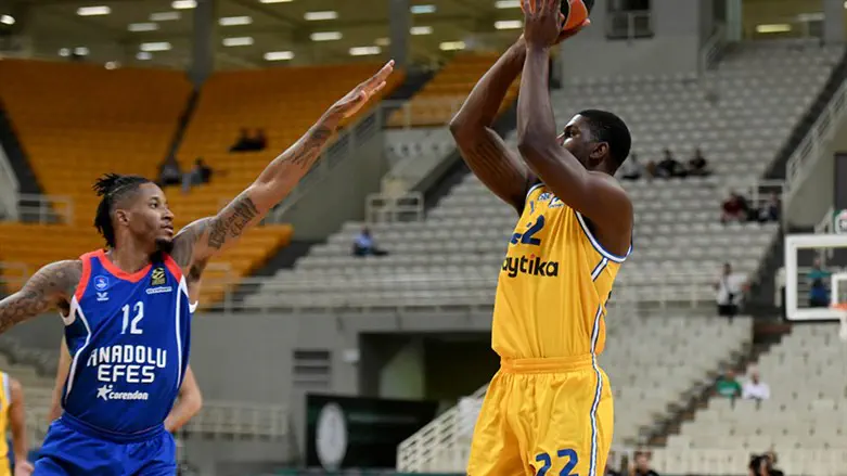 מכבי מול אנאדולו הערב