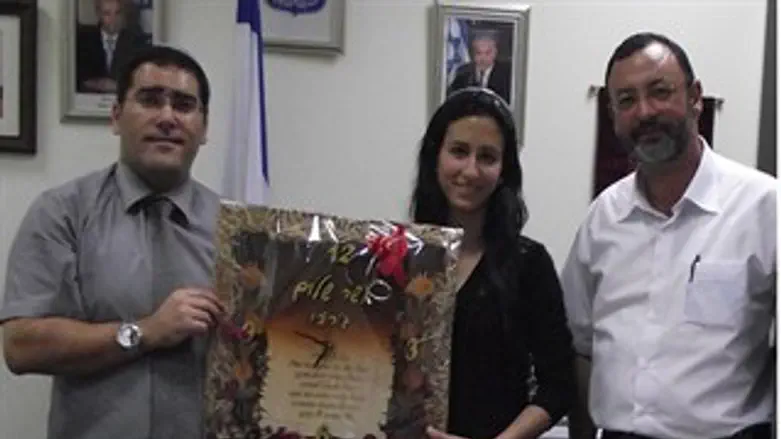 דודה אליהו נבון, עדית, שר-שלום ג'רבי