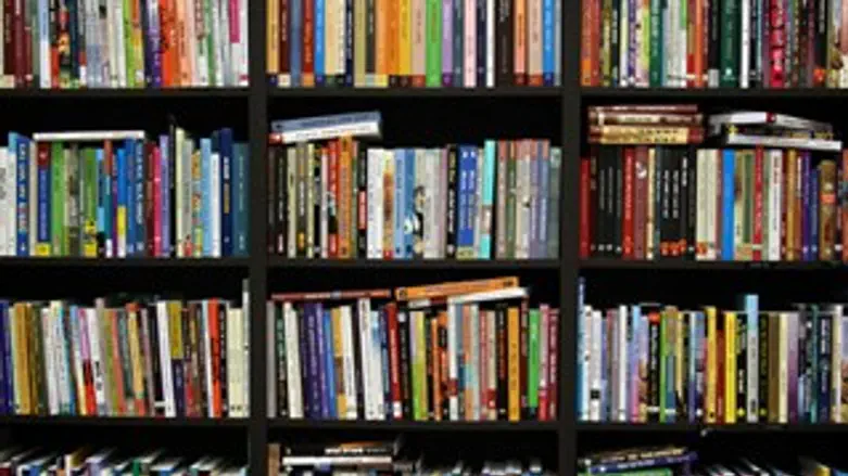 ספרים בספריה