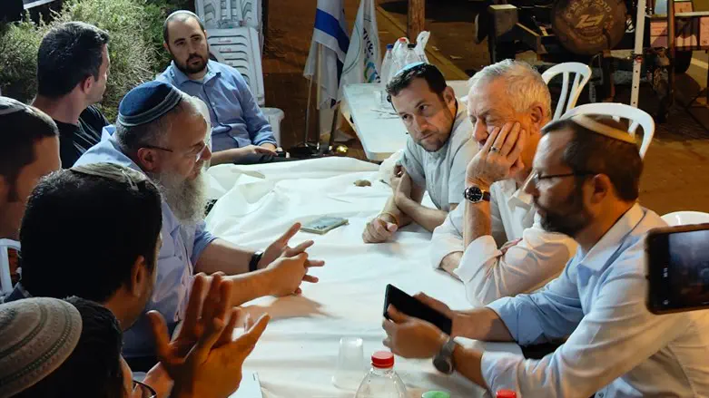 Бени Ганц и главы советов Иудеи и Самарии