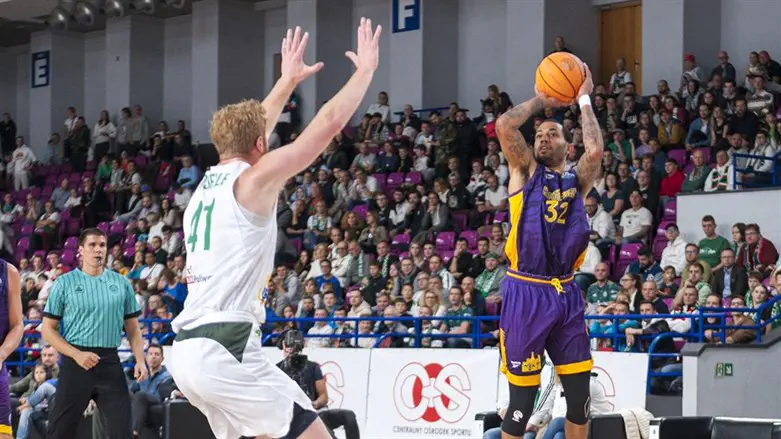 חולון הערב מול הפולנים. ניצחון דרמטי וחשוב