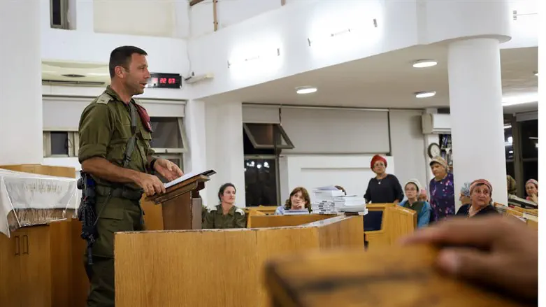 בלוט עם תושבי אלון מורה