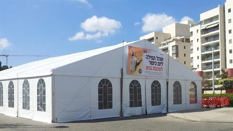 אחד מבתי הכנסת הפתוחים של חב"ד