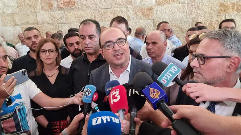 אנשי בל"ד לאחר הדיון בעליון