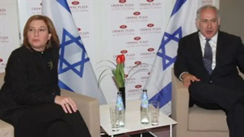 סוללים דרך? נתניהו ולבני