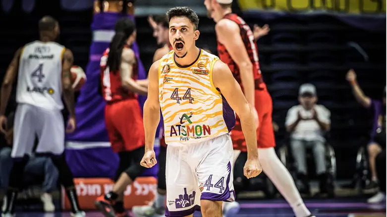 ניב משגב. הכריע את תוצאת המשחק