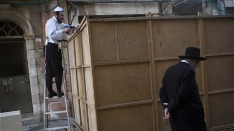 Sukkah building (illustration)