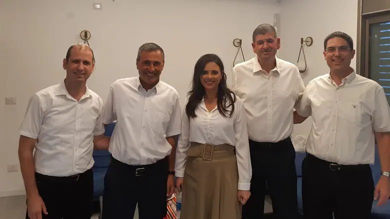 ברודני ושקד בפתח תקווה