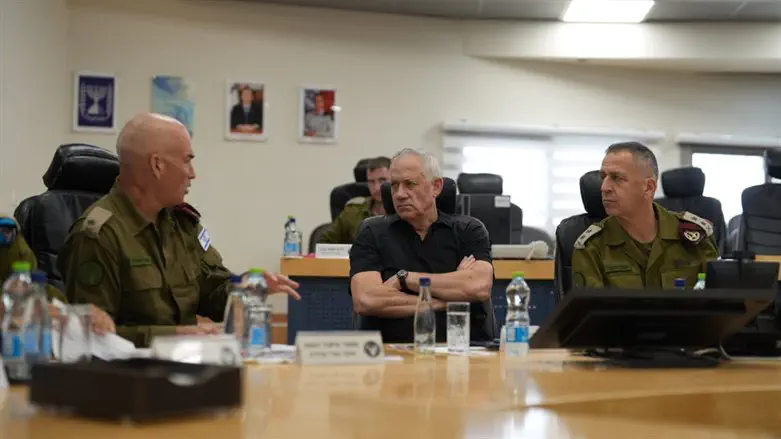 Бени Ганц посетил  Северное командование