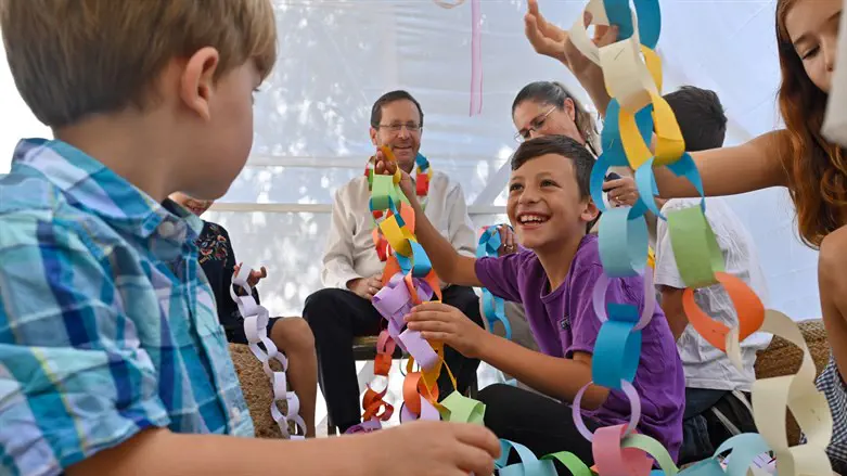 יצחק, מיכל והילדים