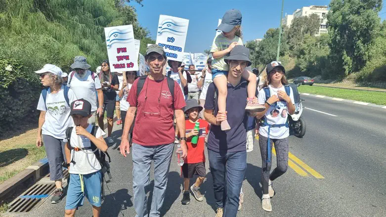 משפחת גולדין במהלך הצעדה