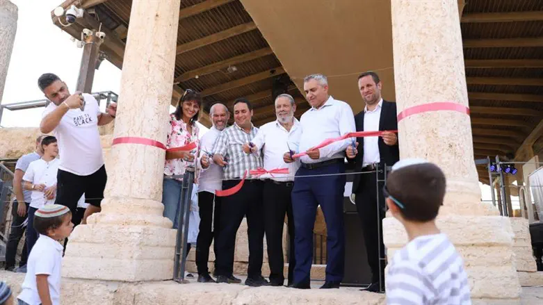 השר אלקין בסוסיא