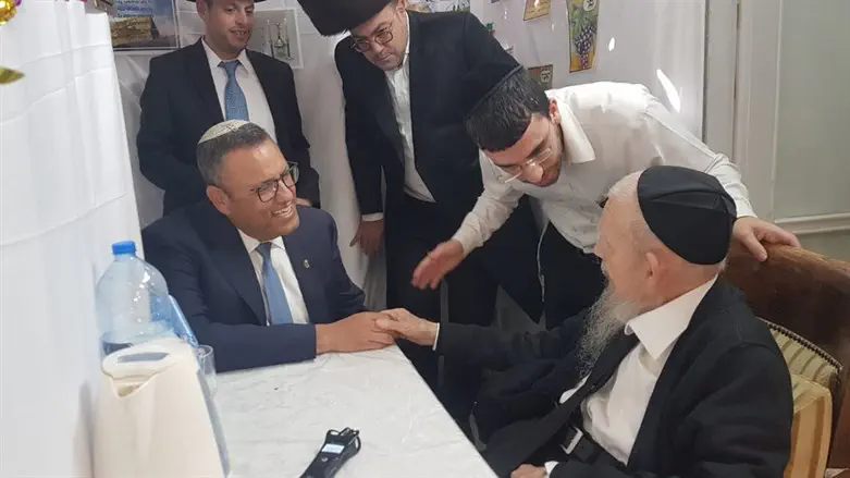 משה ליאון בביקור אצל הרב אדלשטיין