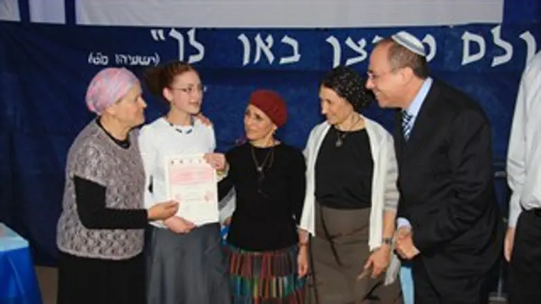 השר שלום בקריית ארבע