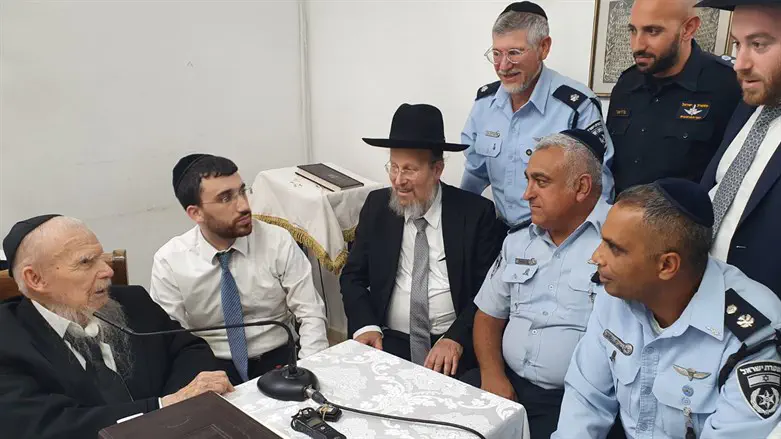 הפגישה בבית הרב