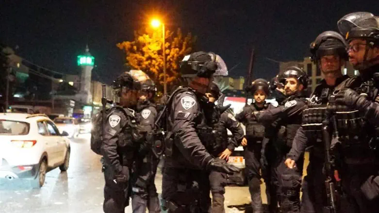 Ночная операция, проводимая бойцами МАГАВ. Иллюстрация