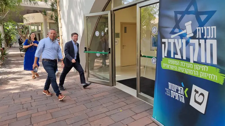 סמוטריץ' מגיע לכפר המכביה