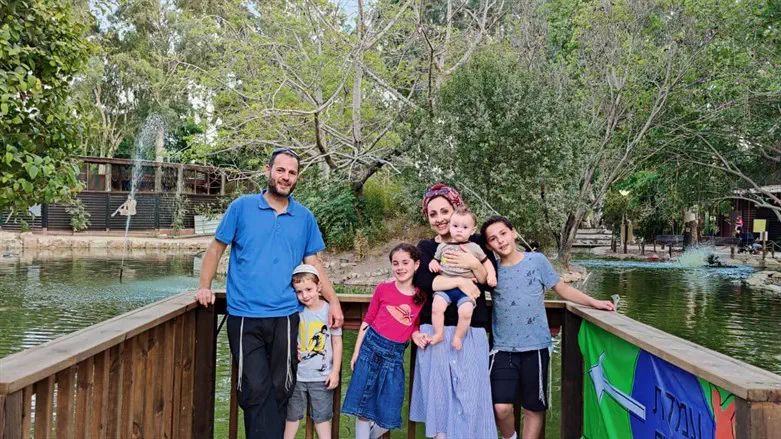 עידו קוסטנוביץ' ומשפחתו