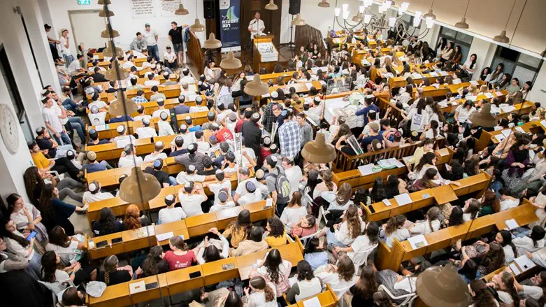 לימוד ליל הושענא רבה ב'תורה נוער'