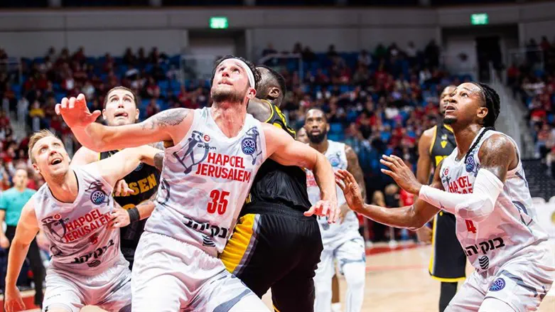 שחקני ירושלים הערב מול הגרמנים בארנה