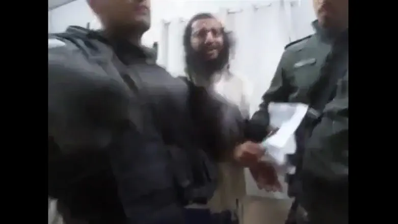 מעצר בבית משפחת ישראלי