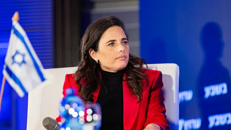 Айелет Шакед