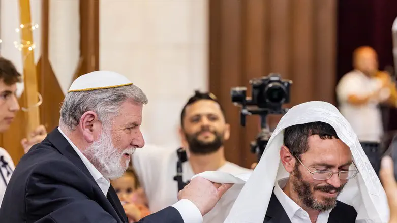 הרב גיסר והרב אחיה בן פזי