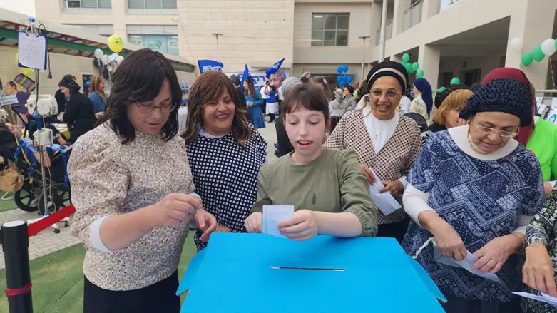 הפנינג הבחירות ב'עלה'