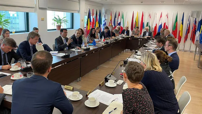 Дани Данон на встрече с послами