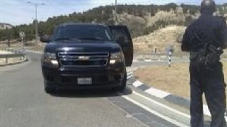 מפקחים... אחד מכלךי הרכב האמריקאיים שהגיעו למ