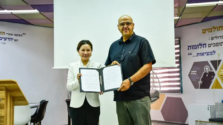 Eli Cohen and Abby Lee