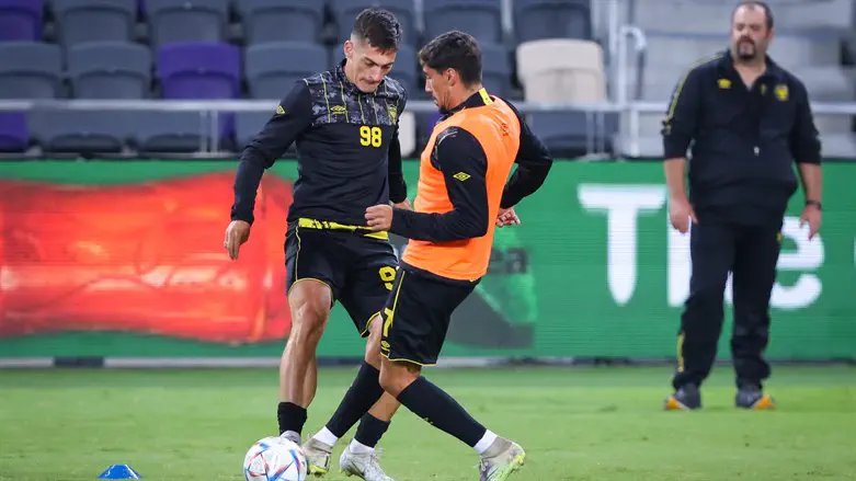 ניקולסקו וירדן שועה הערב בבלומפילד. מסובכים בתחתית