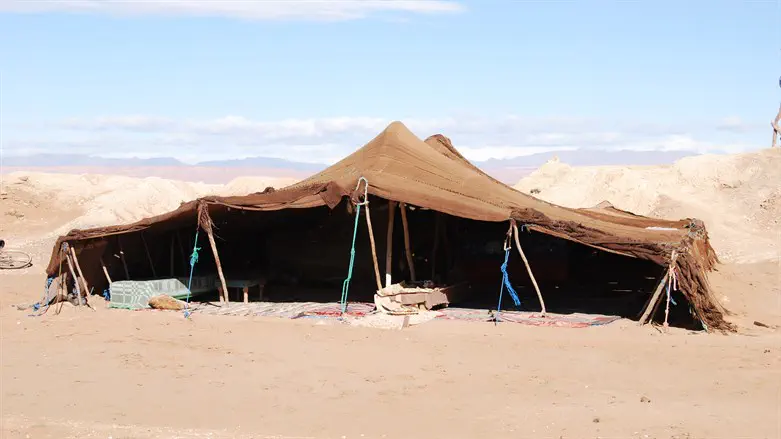Tent in the desert