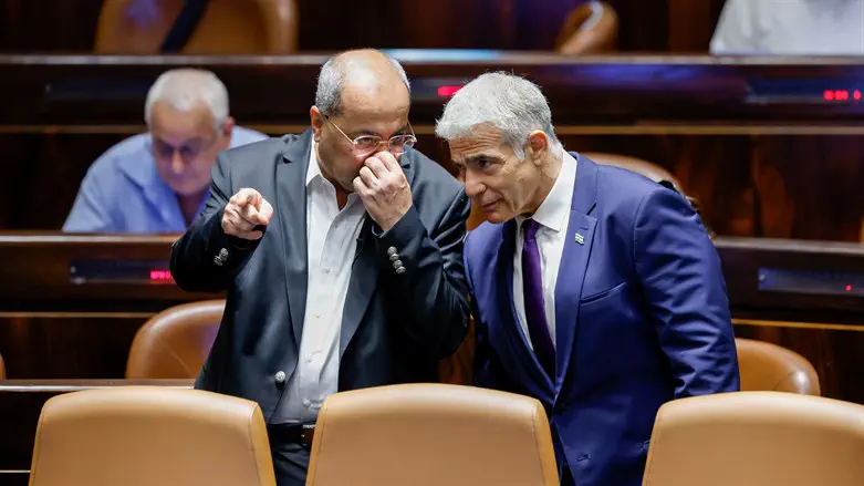 יאיר לפיד ואחמד טיבי