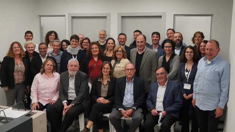 המפגש של חברי הוועדה עם שר התפוצות