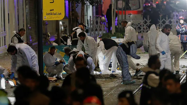 На месте теракта в Стамбуле