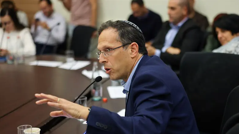 משה קינלי טור פז