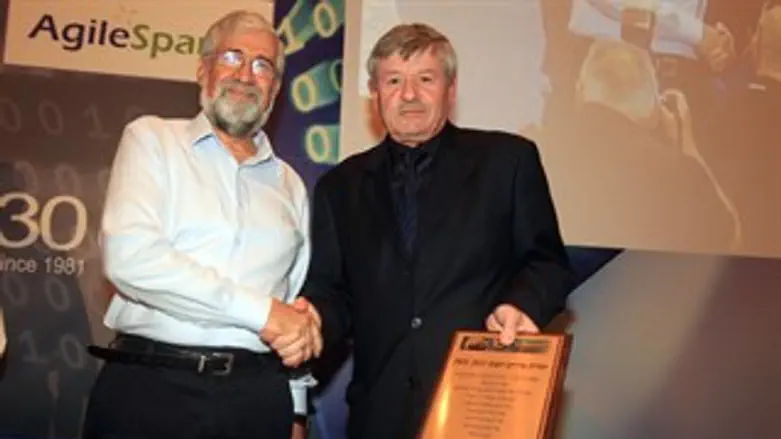 "אינטרנט במהירות האור" 