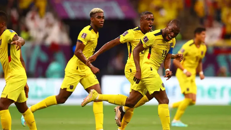 שחקני אקוודור חוגגים ניצחון גדול