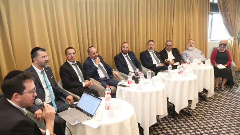 פאנל ביום עיון לעובדי המועצות הדתיות