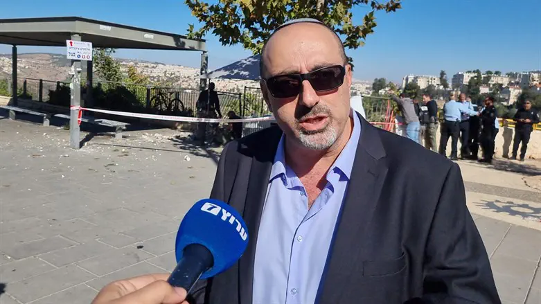 Нисим Ватори на месте теракта в Иерусалиме